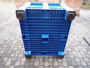 Nádrž 600 l, PE, 120x100x76, 4 nohy, není určena na tekutiny