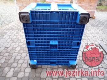 Nádrž 600 l, PE, 120x100x76, 4 nohy, není určena na tekutiny
