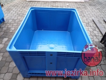 Nádrž 600 l, PE, 120x100x76, 4 nohy, není určena na tekutiny