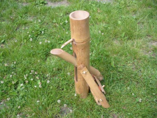 Malá vodní překlápěčka z bambusu - 50 cm ( jezerní chrlič , zahradní chrliče )