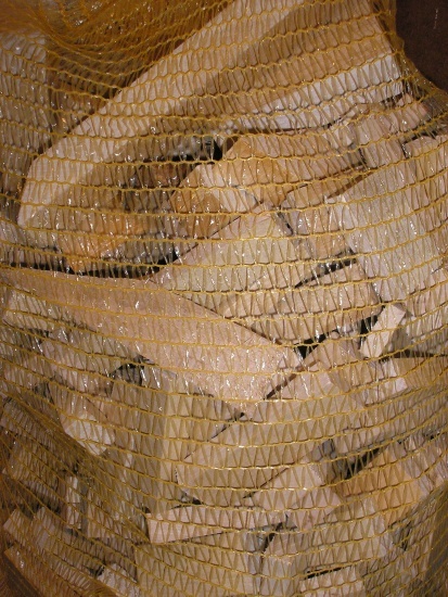 BUKOVÉ ODŘEZKY - pro uzení - do udíren, do krbů a krbových kamen, na gril - tříděné palivo, vysoká výhřevnost