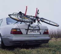 PORTY - Univerzální nosič kol na zadní páté dveře na auto - NA ZADNÍ ČELO AUTA.  * Nosiče - držáky kol